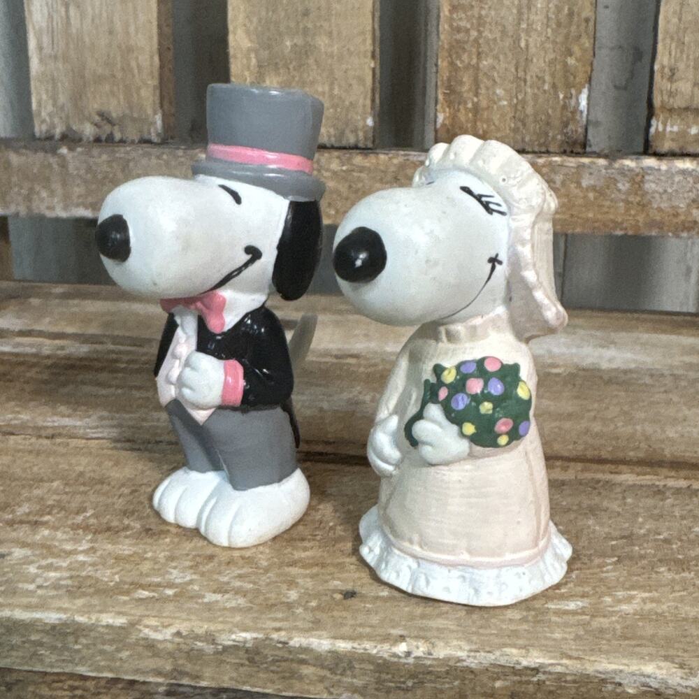 Vintage Snoopy And Belle Wedding Bride And Groom PVC Figures Cake Toppers